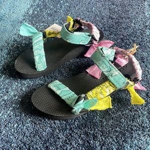Arizona Love Aqua Trekky Sandals